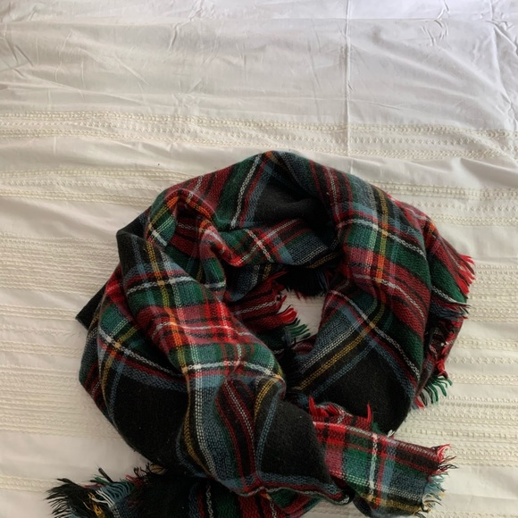 3 winter scarves - Picture 2 of 7